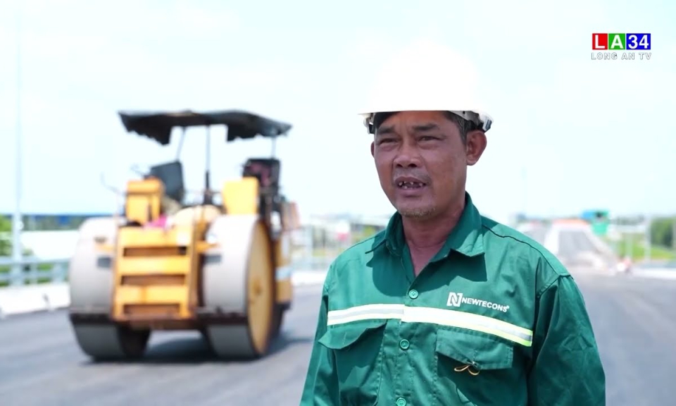 Tinh thần "vượt nắng thắng mưa" trên những công trình