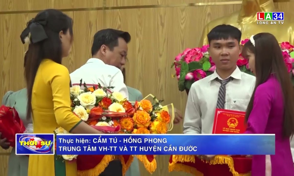 Cần Đước: Trao Quyết định tuyển dụng viên chức Giáo dục năm 2025