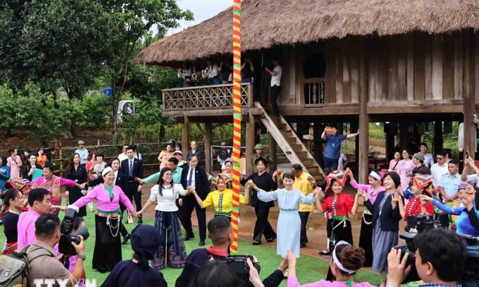 Cộng đồng các dân tộc Việt Nam tưng bừng chuỗi chương trình "Bài ca dâng Bác"