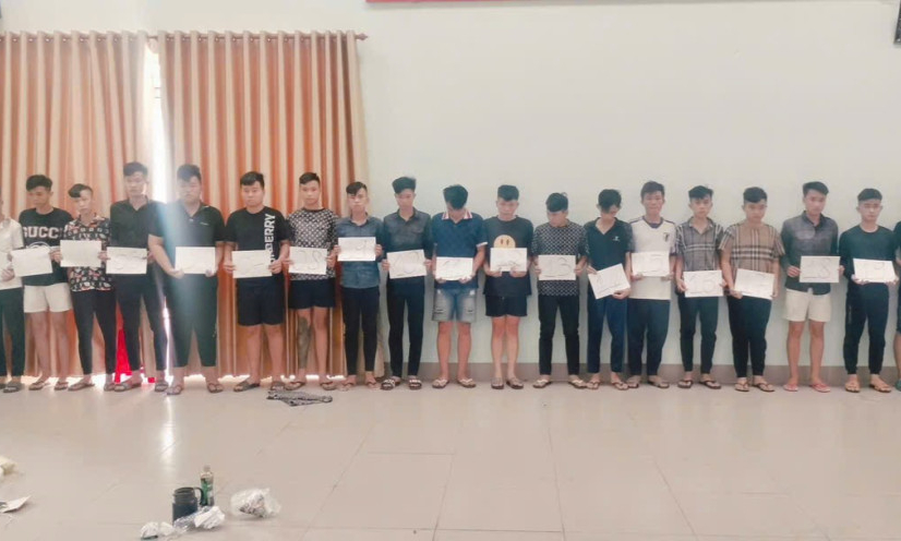 Khởi tố 22 đối tượng sử dụng hung khí đi 'xử lý mâu thuẫn'