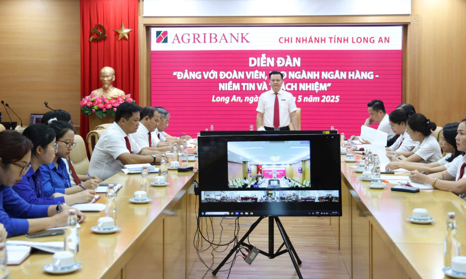 Agribank Chi nhánh tỉnh Long An tổ chức thành công Diễn đàn 'Đảng với đoàn viên, người lao động - Niềm tin và trách nhiệm'