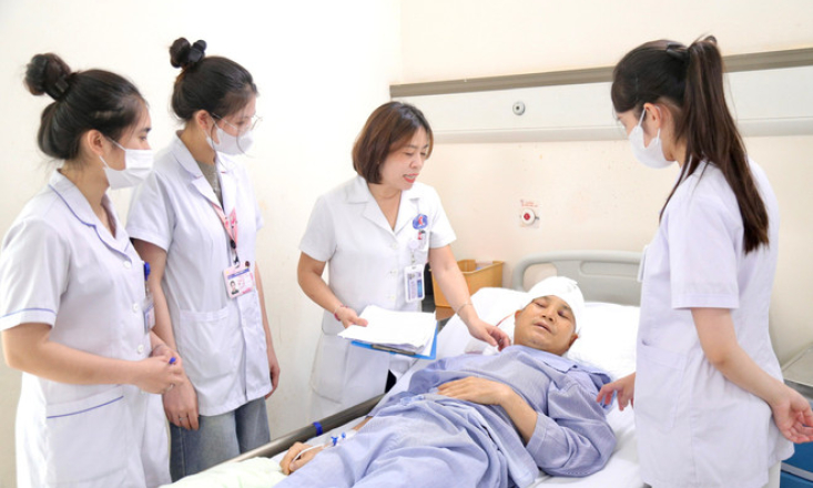 Giảm áp lực, tăng an toàn cho điều dưỡng với bối cảnh thiếu nhân lực trầm trọng