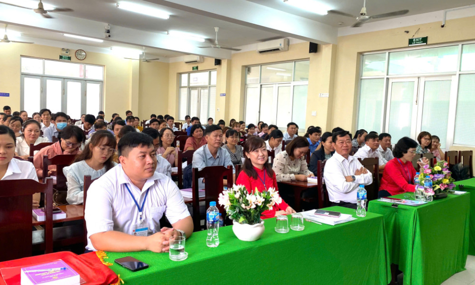Khai giảng lớp Trung cấp lý luận chính trị hệ không tập trung khóa 174