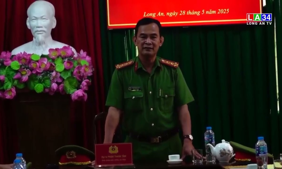 Thưởng nóng cho các đơn vị có thành tích xuất sắc trong điều tra vụ án giết người