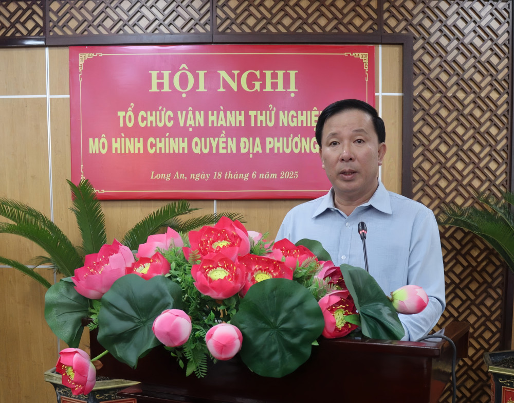 Phó Bí thư Tỉnh ủy, Chủ tịch UBND tỉnh - Nguyễn Văn Út phát biểu kết luận hội nghị