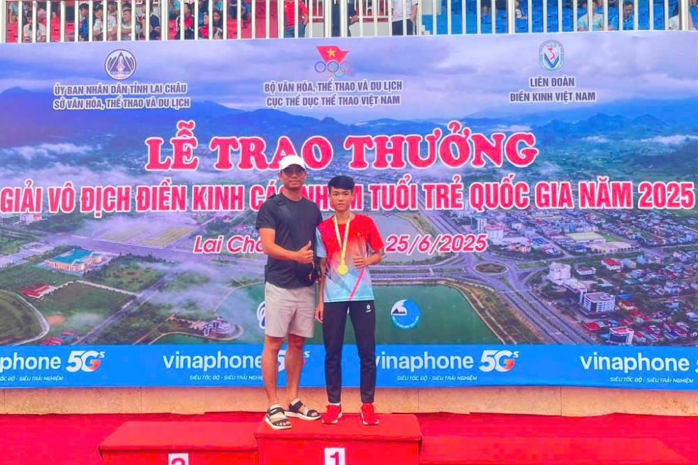 Vận động viên Nguyễn Tuấn Hưng giành Huy chương Vàng, phá kỷ lục trẻ quốc gia nội dung 300m nam lứa tuổi 2012-2013