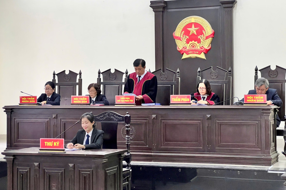 Hội đồng xét xử Tòa án nhân dân tỉnh tuyên 3 án tử hình, 1 án chung thân đối với các bị cáo