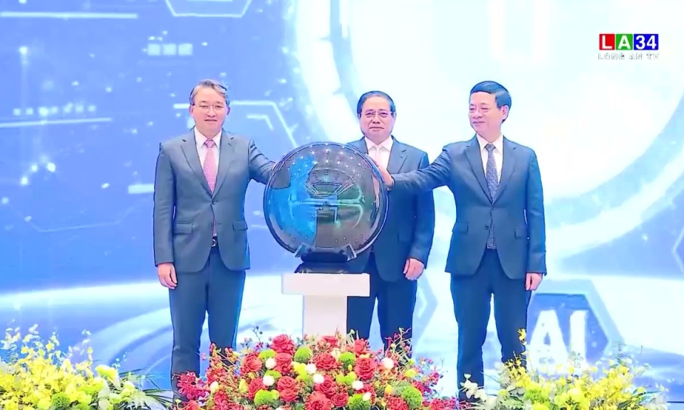 Thủ tướng tọa đàm với doanh nghiệp triển khai Nghị quyết 68 về phát triển kinh tế tư nhân