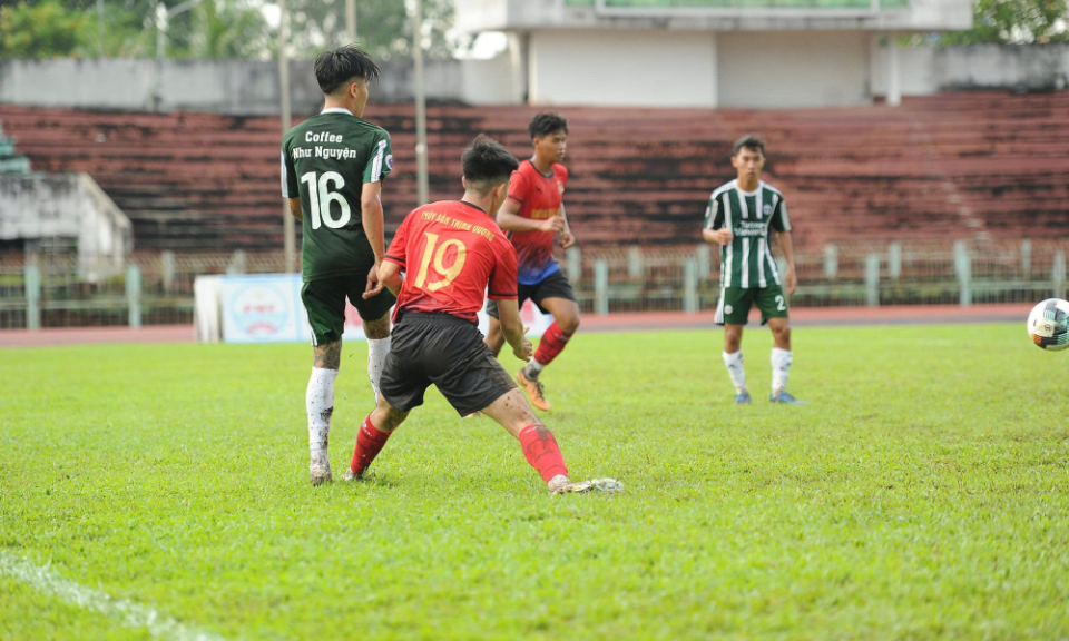 Trẻ Tân Hưng có trận thắng áp đảo trước Trẻ Kiến Tường