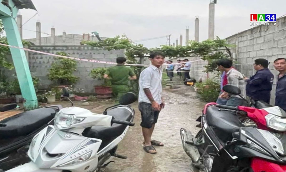 Sập hàng rào khiến 2 bà cháu tử vong