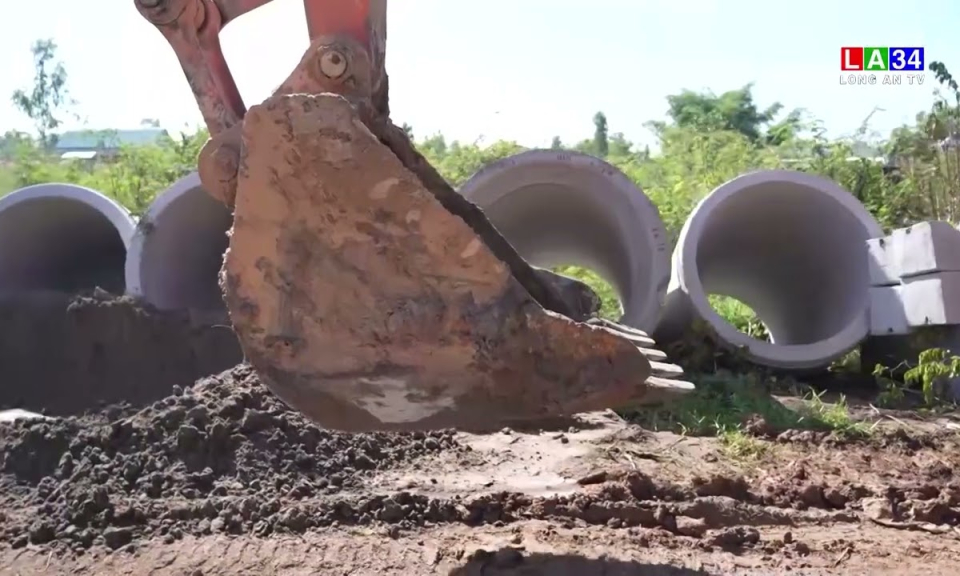 Hàng trăm km đường chưa được sửa chữa dù quá thời hạn