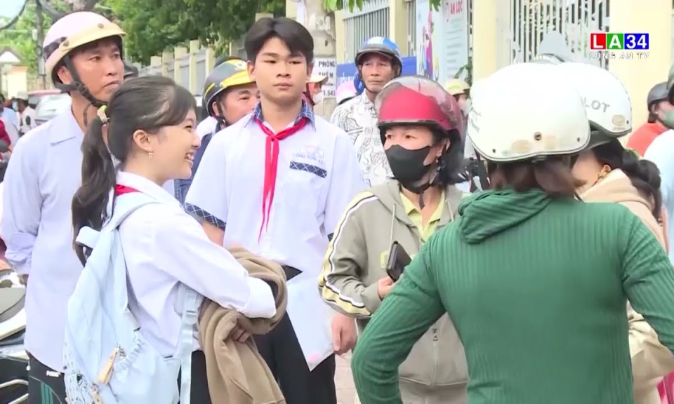 Thí sinh Long An hoàn thành ngày thi đầu tiên kỳ tuyển sinh lớp 10