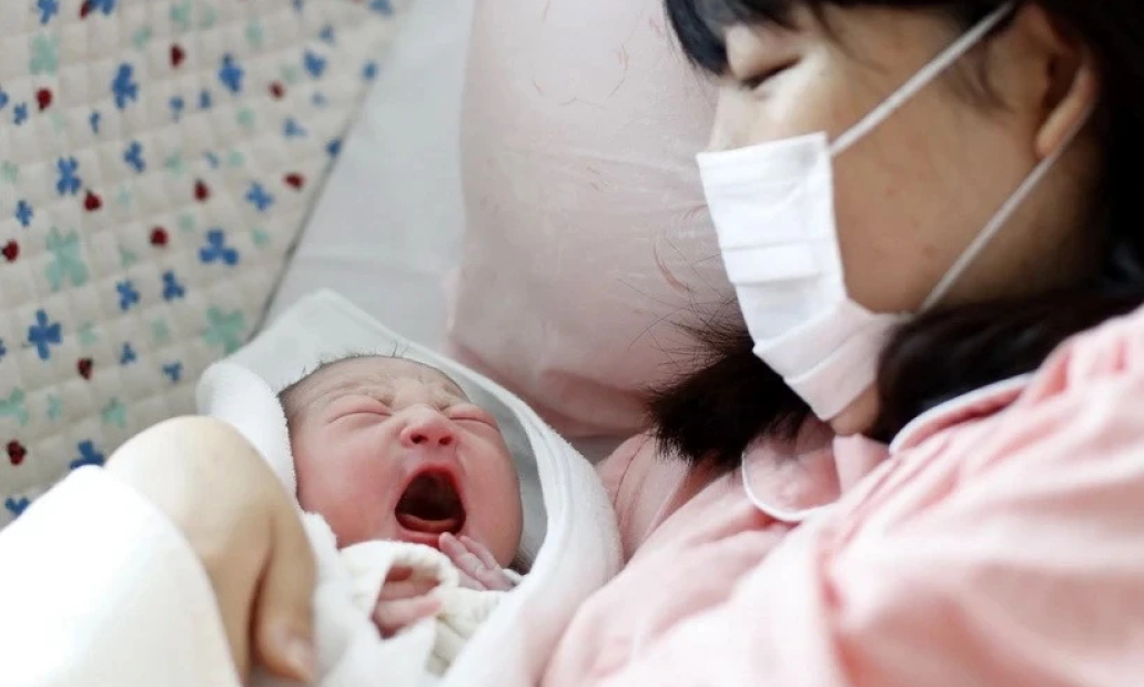 Tỷ suất sinh thấp: Bài toán nan giải của các nền kinh tế châu Á