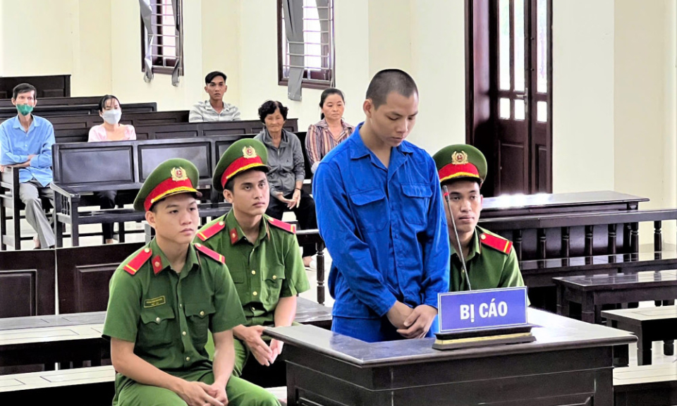Phạt 18 năm tù đối tượng dùng dao đâm 1 người tử vong, 1 người bị thương