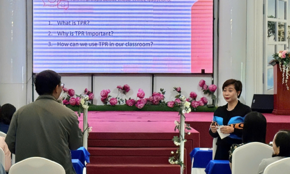 Tập huấn phương pháp dạy làm quen với tiếng Anh dành cho trẻ em mẫu giáo 