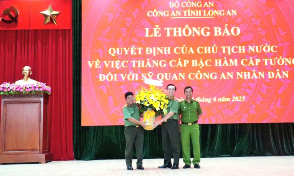 Giám đốc Công an tỉnh Long An được thăng cấp hàm Thiếu tướng