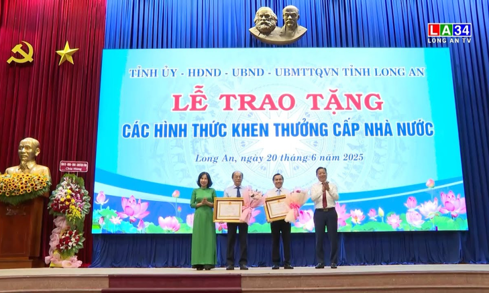 Lễ trao tặng các hình thức khen thưởng cấp Nhà nước