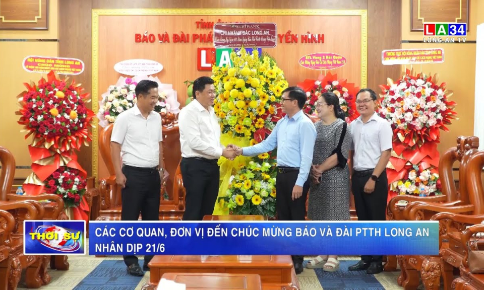Các cơ quan, đơn vị đến chúc mừng Báo và Đài PTTH Long An nhân dịp 21/6