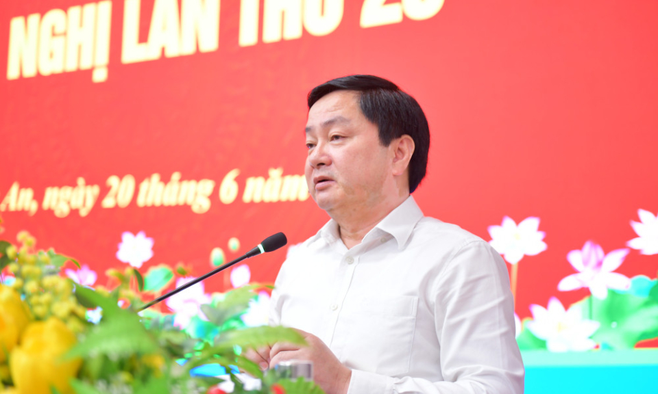Tỉnh ủy Long An phấn đấu thực hiện thắng lợi nhiệm vụ kép