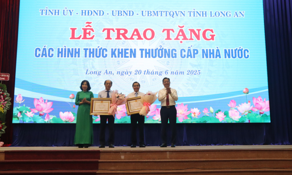 Lễ trao tặng các hình thức khen thưởng cấp Nhà nước