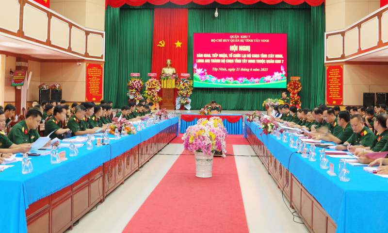 Bàn giao, tiếp nhận, tổ chức lại Bộ Chỉ huy Quân sự tỉnh (Tây Ninh, Long An) thành Bộ Chỉ huy Quân sự tỉnh Tây Ninh, thuộc Quân khu 7