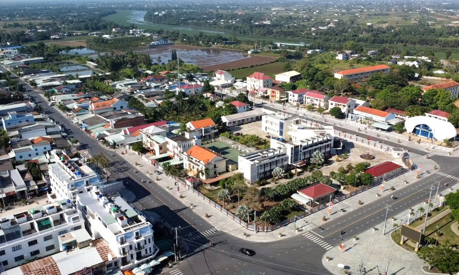 Huyện Tân Trụ vinh dự được tặng Huân chương Lao động hạng Ba 