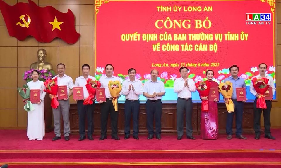 Tỉnh uỷ Long An công bố các quyết định về công tác cán bộ