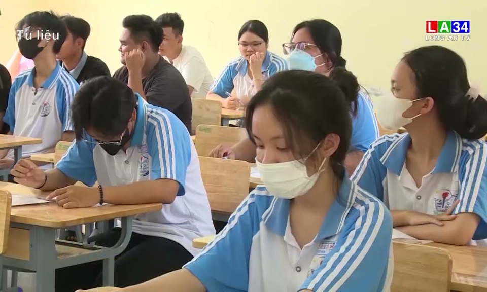 Hơn 16.100 thí sinh Long An bước vào môn thi đầu tiên của kỳ thi tốt nghiệp THPT 2025