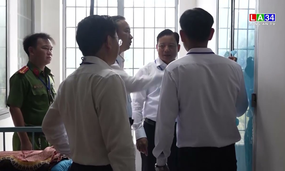 Kiến Tường: Lãnh đạo UBND tỉnh kiểm tra công tác tổ chức Kỳ thi tốt nghiệp THPT năm 2025