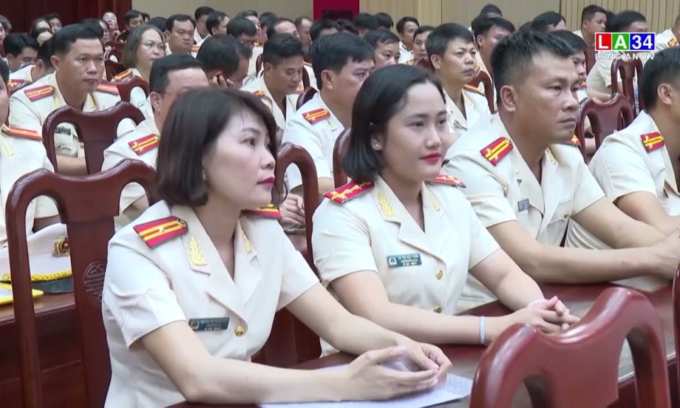 Công an tỉnh công bố các quyết định về công tác cán bộ