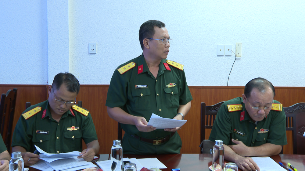 Đại biểu đóng góp ý kiến tại cuộc họp