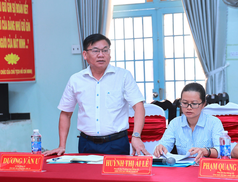 Bí thư Đảng ủy, Chủ tịch HĐND xã Truông Mít Dương Văn Ư báo cáo kết quả hoạt động chính quyền 2 cấp sau sáp nhập