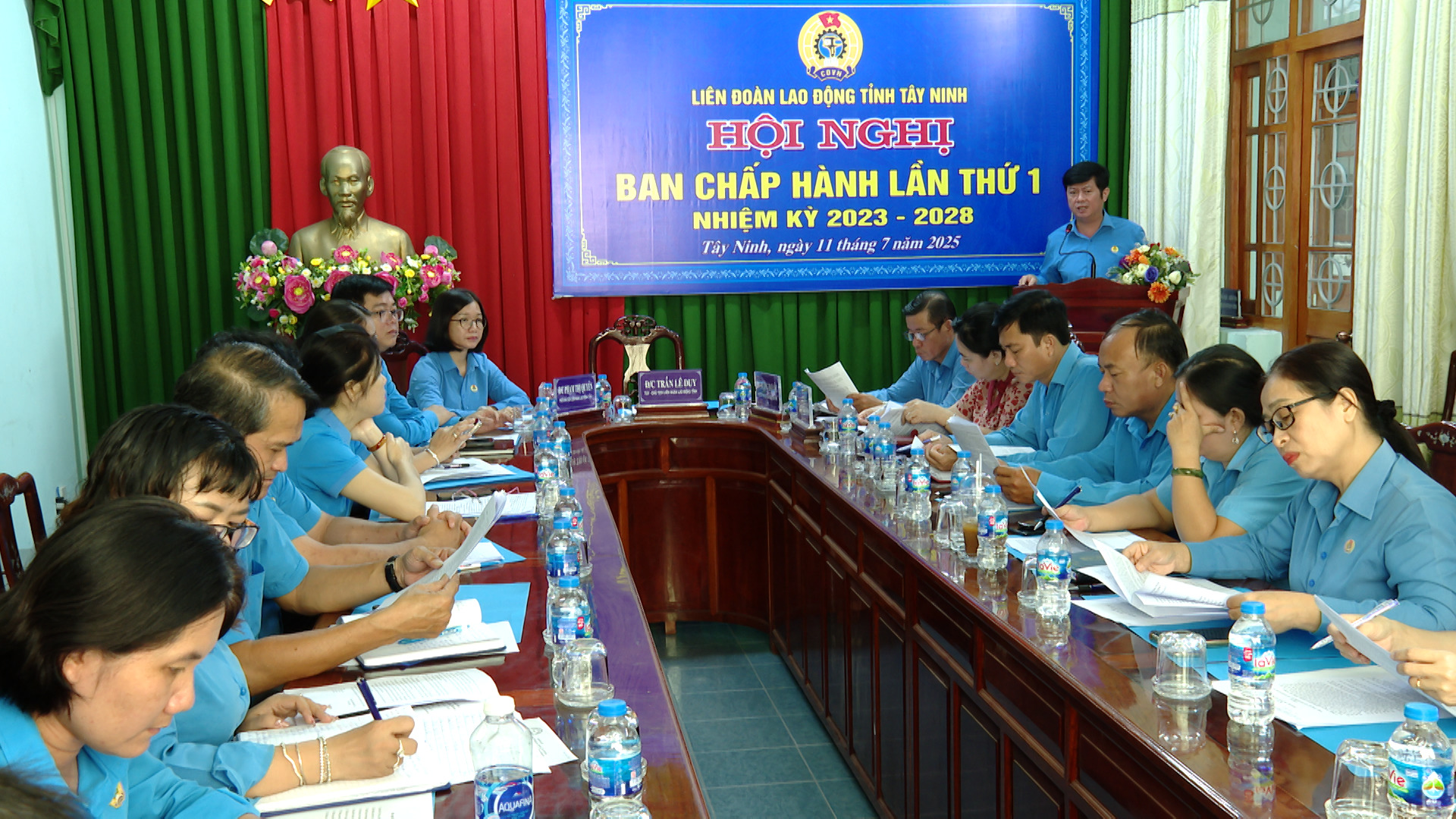 Các đại biểu tham dự hội nghị