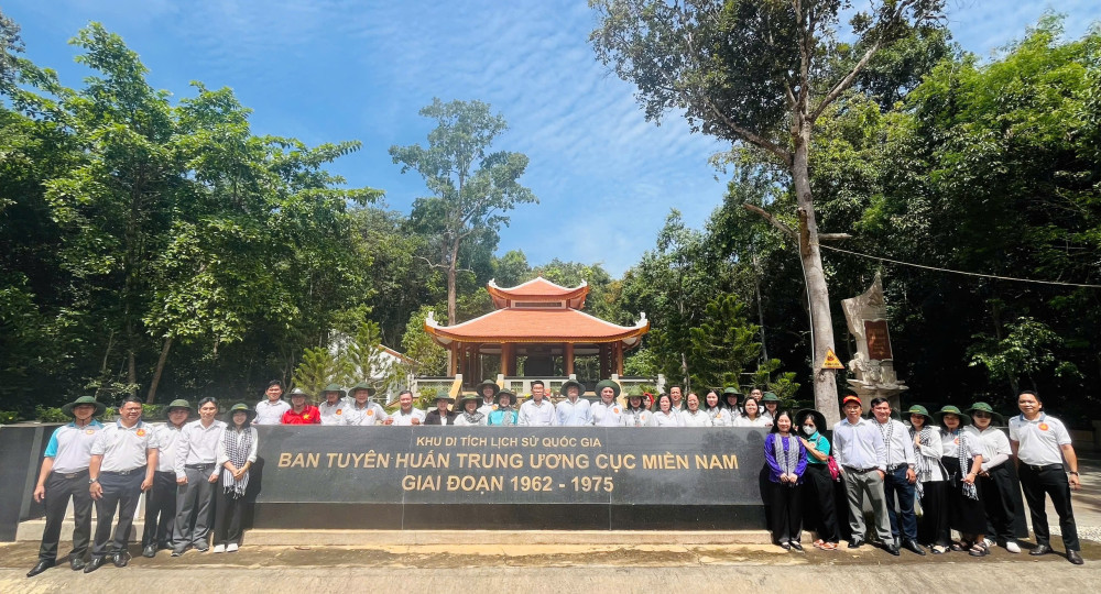 Ban Tuyên giáo và Dân vận Tỉnh ủy Tây Ninh tổ chức Hành trình về nguồn tại Ban Tuyên huấn Trung ương cục miền Nam 