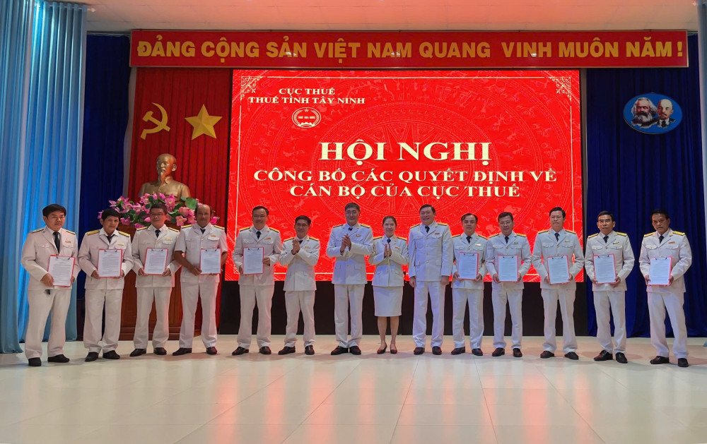 Trao quyết định bổ nhiệm các Trưởng phòng chuyên môn
