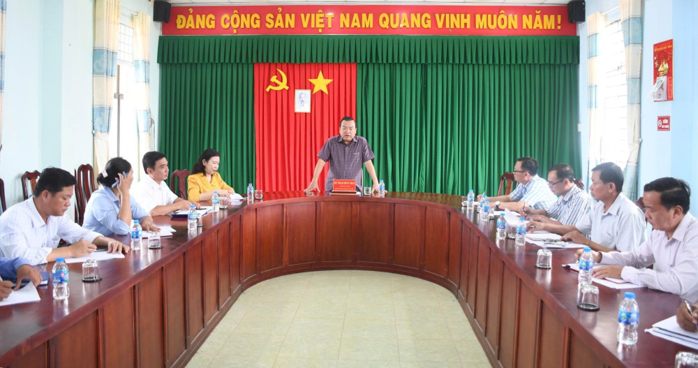 Đoàn đến thăm và làm việc tại xã Hiệp Hòa