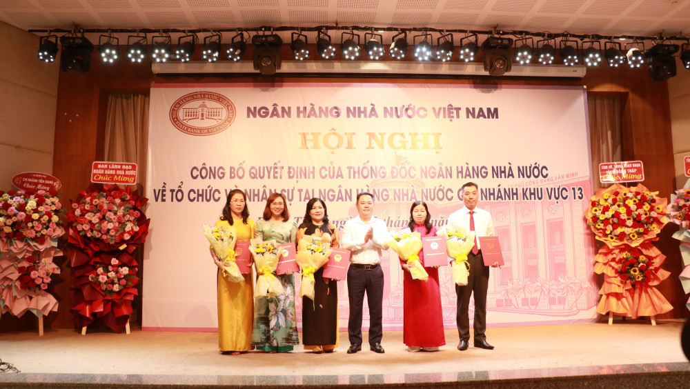 Trao quyết định bổ nhiệm Trưởng phòng và Phó Trưởng phòng