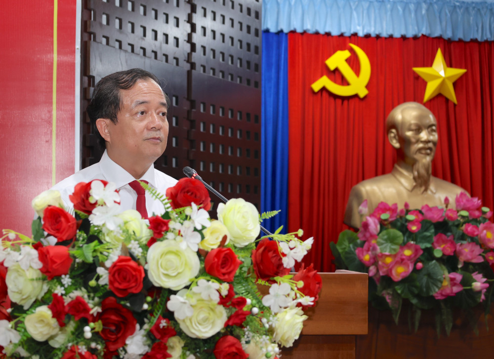 Quyền Chủ tịch UBND tỉnh - Nguyễn Hồng Thanh phát biểu tại buổi lễ​