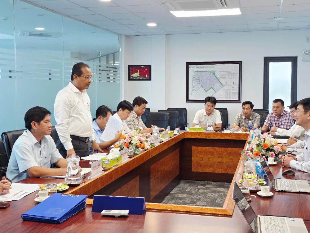 Ban Quản lý Khu kinh tế tỉnh làm việc tại Khu công nghiệp Hựu Thạnh