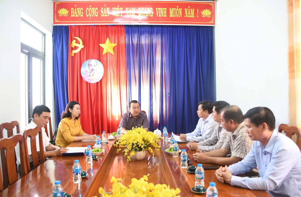Đoàn công tác của Đoàn đại biểu Quốc hội tỉnh Tây Ninh đến thăm và làm việc tại xã An Ninh