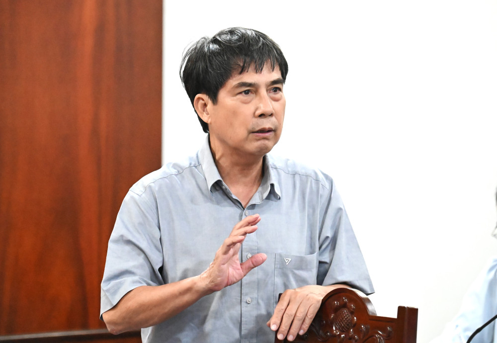 Thành viên Hội đồng thi tuyển đóng góp ý kiến cho phương án 2