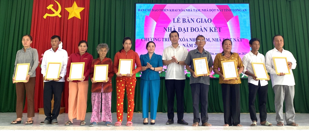 Đến nay, tỉnh bàn giao hơn 900 căn nhà với tổng kinh phí khoảng 76 tỉ đồng