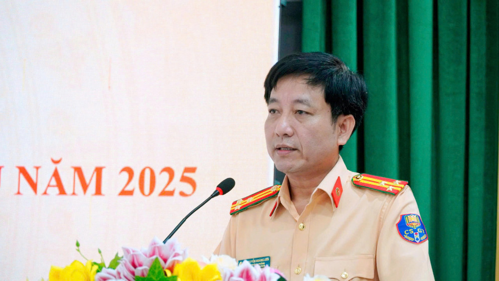 Thượng tá Nguyễn Hoàng Anh - Trưởng phòng Cảnh sát giao thông Công an tỉnh Tây Ninh phát biểu tại hội nghị