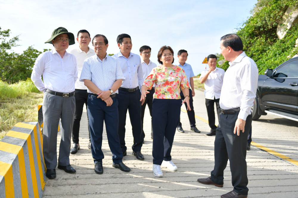 Khu vực đường bộ lên núi Bà Đen được doanh nghiệp đầu tư thực hiện