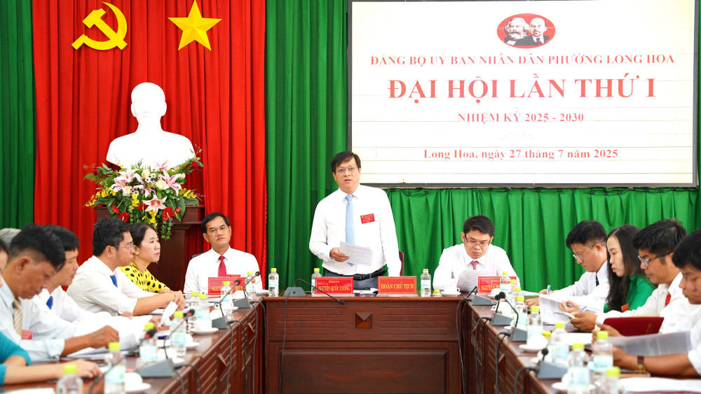 Đại hội thảo luận, góp ý các dự thảo văn kiện
