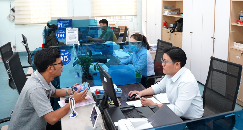 Giao dịch hành chính tại Trung tâm Phục vụ hành chính công tỉnh (cơ sở 2)