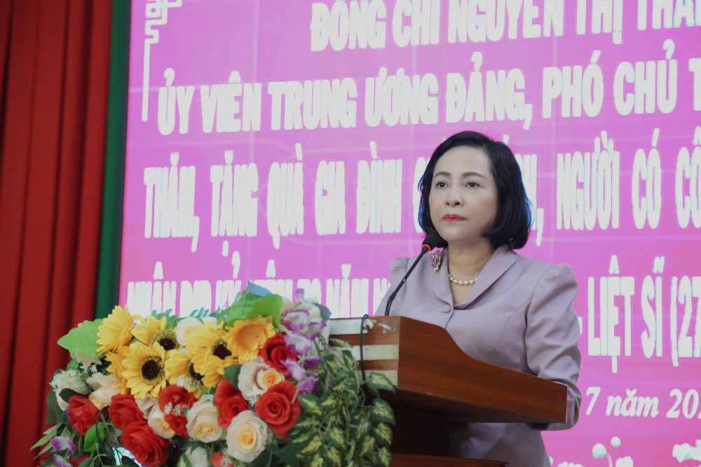 Ủy viên Ban Chấp hành Trung ương Đảng, Phó Chủ tịch Quốc hội Nguyễn Thị Thanh động viên tinh thần cán bộ, chiến sĩ biên phòng Tây Ninh