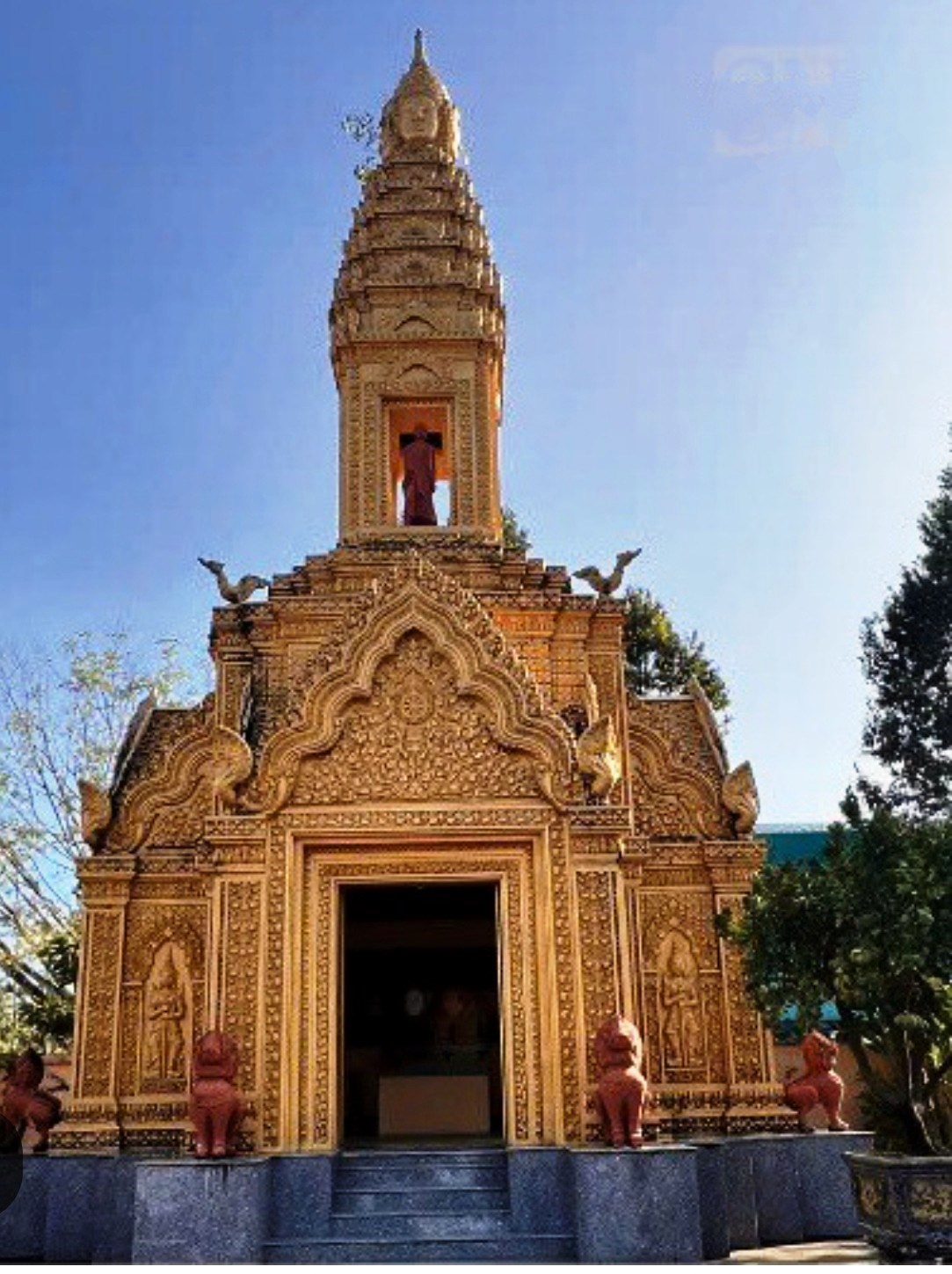 Tháp tưởng niệm 4 vị sư
