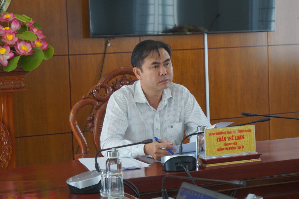 Chánh Văn phòng Tỉnh ủy Trần Thế Luân dự tập huấn tại điểm cầu Tây Ninh