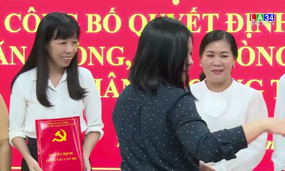 Ban Tuyên giáo và Dân vận Tỉnh ủy công bố các quyết định về công tác cán bộ